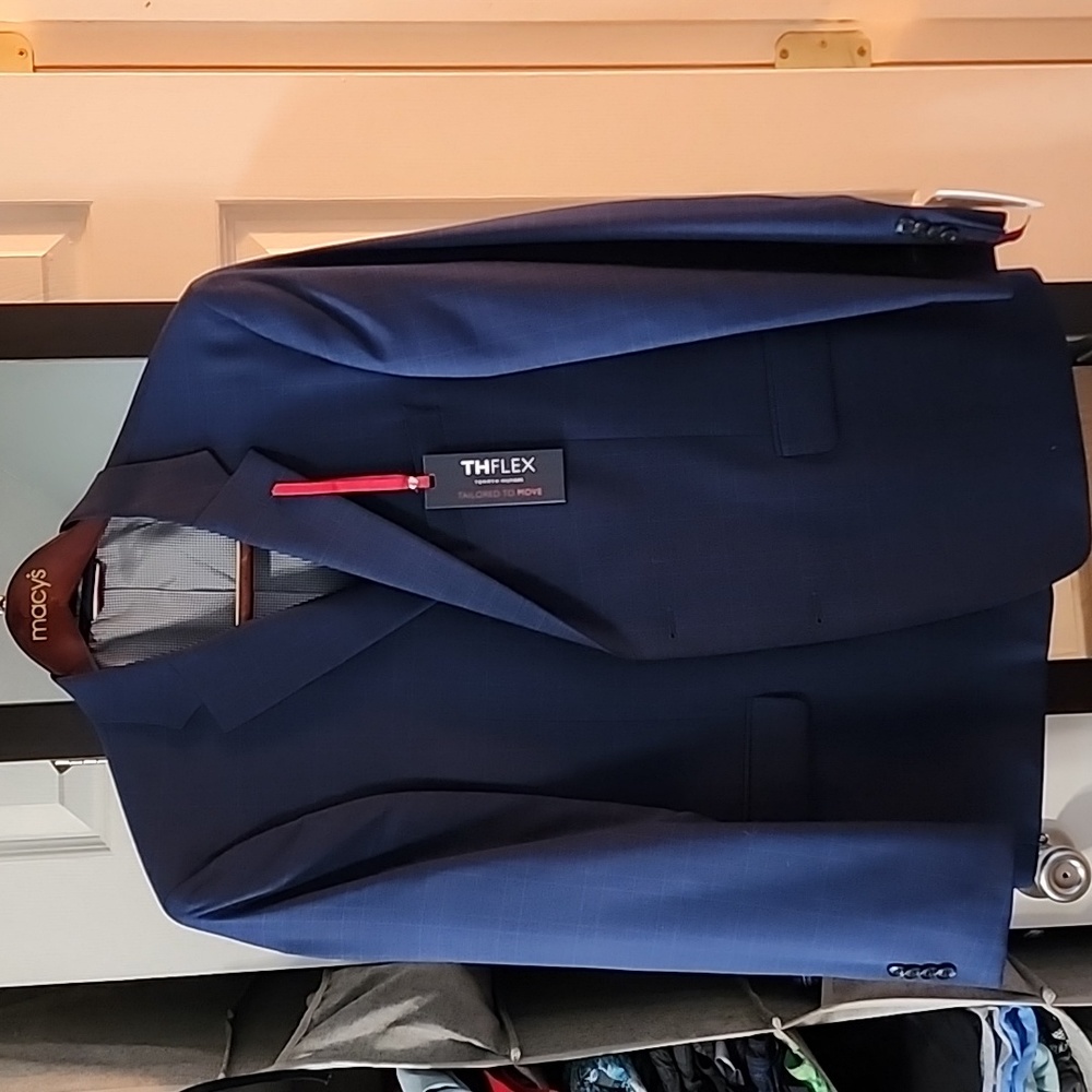 Tommy Hilfger Suit Coat, 44 short, Blue plaid